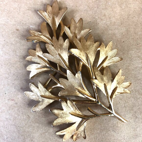 Trifari Jewelry - Vintage Crown Trifari Gold Tone Leaf Branch Brooch Pin Mid Century Modern